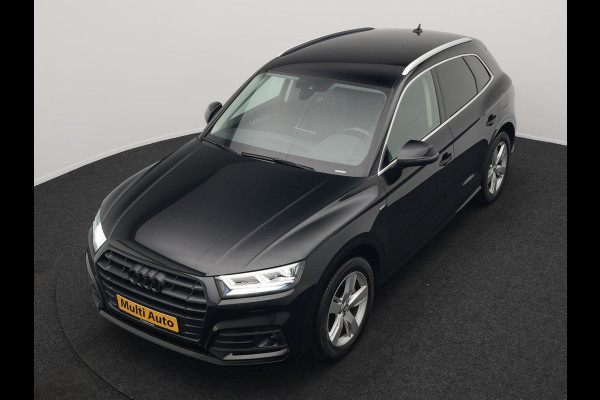 Audi Q5 50 TFSI e quattro S Line Plug In Hybrid 299pk Dealer O.H PHEV | Luchtvering | Trekhaak Af Fabriek | Adaptive Cruise | Camera | Virtual | Apple Carplay | Alcantara Sportstoelen Verwarmd | Keyless | Navigatie | DAB |