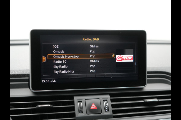 Audi Q5 50 TFSI e quattro S Line Plug In Hybrid 299pk Dealer O.H PHEV | Luchtvering | Trekhaak Af Fabriek | Adaptive Cruise | Camera | Virtual | Apple Carplay | Alcantara Sportstoelen Verwarmd | Keyless | Navigatie | DAB |