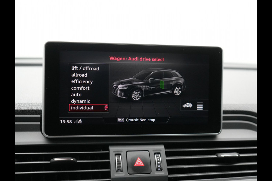 Audi Q5 50 TFSI e quattro S Line Plug In Hybrid 299pk Dealer O.H PHEV | Luchtvering | Trekhaak Af Fabriek | Adaptive Cruise | Camera | Virtual | Apple Carplay | Alcantara Sportstoelen Verwarmd | Keyless | Navigatie | DAB |