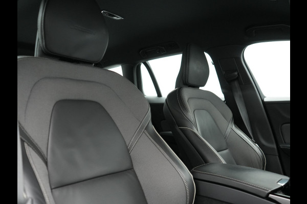 Volvo V60 T6 Recharge AWD R-Design Plug In Hybrid 340pk Dealer O.H PHEV | Trekhaak Af Fabriek | Adaptive Cruise | Camera | Lederen Sporstoelen Memory & Verwarmd | Harman & Kardon | Apple Carplay | Navigatie | Virtual | DAB |