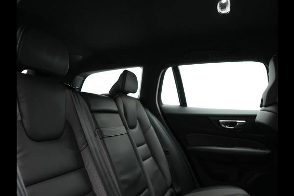 Volvo V60 T6 Recharge AWD R-Design Plug In Hybrid 340pk Dealer O.H PHEV | Trekhaak Af Fabriek | Adaptive Cruise | Camera | Lederen Sporstoelen Memory & Verwarmd | Harman & Kardon | Apple Carplay | Navigatie | Virtual | DAB |