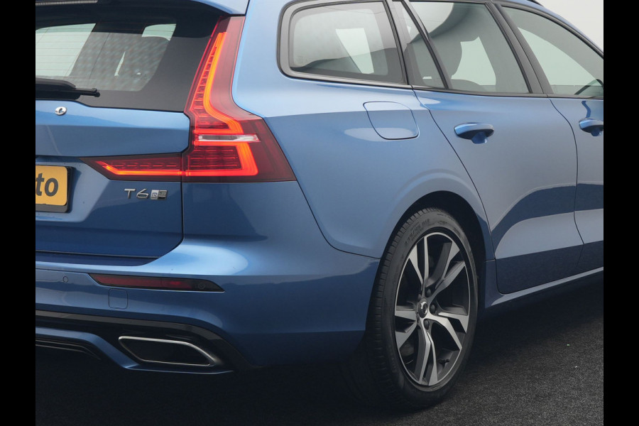 Volvo V60 T6 Recharge AWD R-Design Plug In Hybrid 340pk Dealer O.H PHEV | Trekhaak Af Fabriek | Adaptive Cruise | Camera | Lederen Sporstoelen Memory & Verwarmd | Harman & Kardon | Apple Carplay | Navigatie | Virtual | DAB |