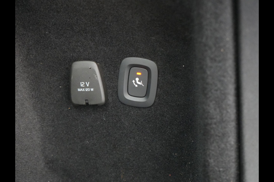 Volvo V60 T6 Recharge AWD R-Design Plug In Hybrid 340pk Dealer O.H PHEV | Trekhaak Af Fabriek | Adaptive Cruise | Camera | Lederen Sporstoelen Memory & Verwarmd | Harman & Kardon | Apple Carplay | Navigatie | Virtual | DAB |