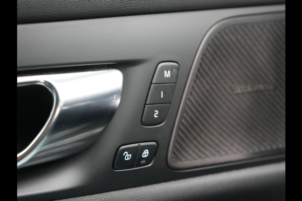Volvo V60 T6 Recharge AWD R-Design Plug In Hybrid 340pk Dealer O.H PHEV | Trekhaak Af Fabriek | Adaptive Cruise | Camera | Lederen Sporstoelen Memory & Verwarmd | Harman & Kardon | Apple Carplay | Navigatie | Virtual | DAB |