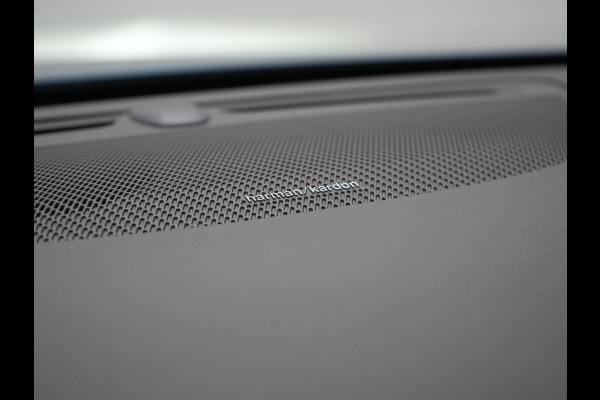 Volvo V60 T6 Recharge AWD R-Design Plug In Hybrid 340pk Dealer O.H PHEV | Trekhaak Af Fabriek | Adaptive Cruise | Camera | Lederen Sporstoelen Memory & Verwarmd | Harman & Kardon | Apple Carplay | Navigatie | Virtual | DAB |