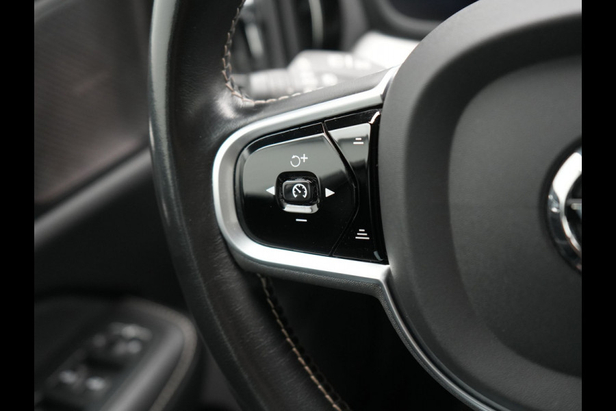Volvo V60 T6 Recharge AWD R-Design Plug In Hybrid 340pk Dealer O.H PHEV | Trekhaak Af Fabriek | Adaptive Cruise | Camera | Lederen Sporstoelen Memory & Verwarmd | Harman & Kardon | Apple Carplay | Navigatie | Virtual | DAB |