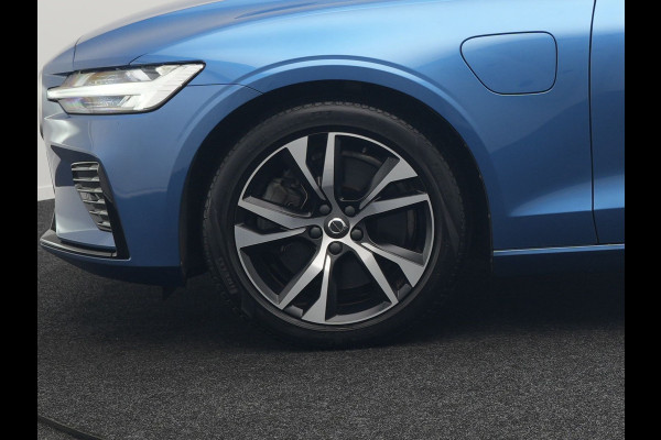 Volvo V60 T6 Recharge AWD R-Design Plug In Hybrid 340pk Dealer O.H PHEV | Trekhaak Af Fabriek | Adaptive Cruise | Camera | Lederen Sporstoelen Memory & Verwarmd | Harman & Kardon | Apple Carplay | Navigatie | Virtual | DAB |