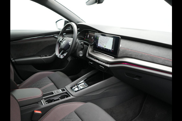 Škoda Octavia Combi 1.4 TSI RS iV Business Plug In Hybrid 245pk Dealer O.H PHEV | Adaptive Cruise | Camera | Sportstoelen Verwarmd | Apple Carplay | Navigatie | Crystal LED | Blis | Keyless | Stuur Verwarmd | Virtual | DAB |