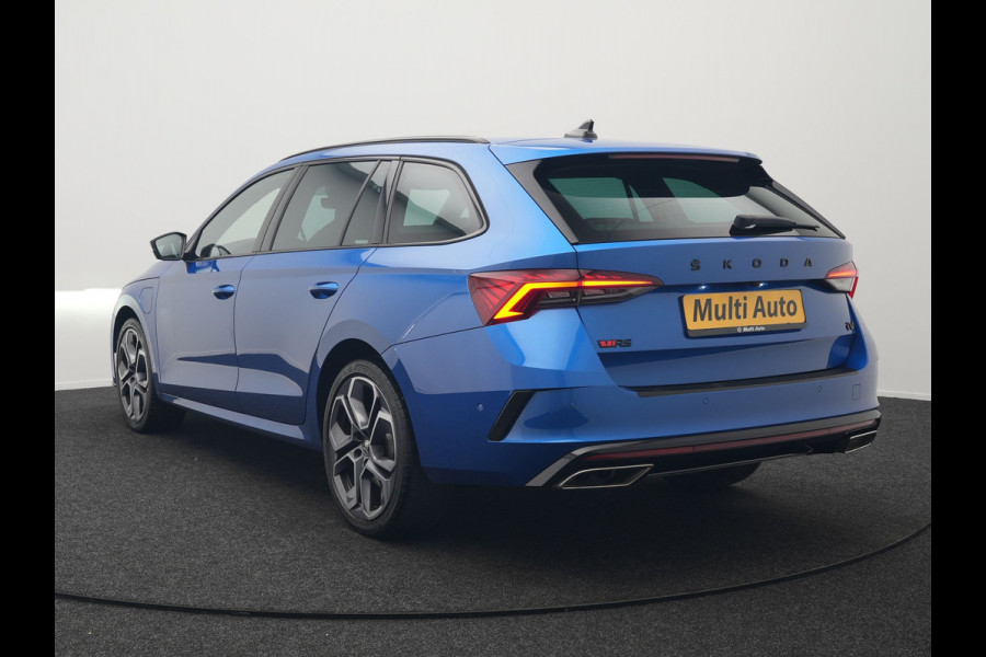 Škoda Octavia Combi 1.4 TSI RS iV Business Plug In Hybrid 245pk Dealer O.H PHEV | Adaptive Cruise | Camera | Sportstoelen Verwarmd | Apple Carplay | Navigatie | Crystal LED | Blis | Keyless | Stuur Verwarmd | Virtual | DAB |