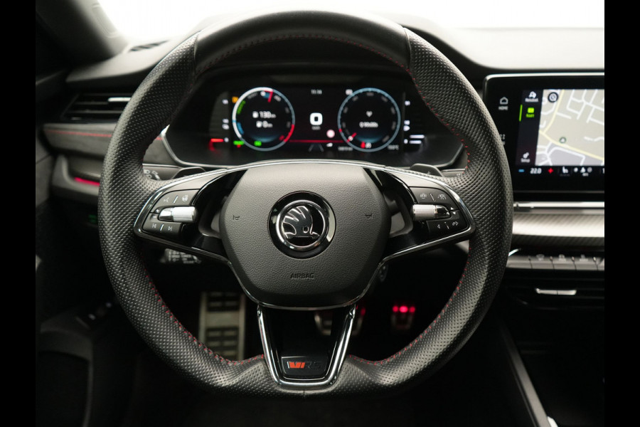 Škoda Octavia Combi 1.4 TSI RS iV Business Plug In Hybrid 245pk Dealer O.H PHEV | Adaptive Cruise | Camera | Sportstoelen Verwarmd | Apple Carplay | Navigatie | Crystal LED | Blis | Keyless | Stuur Verwarmd | Virtual | DAB |