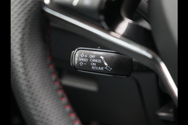 Škoda Octavia Combi 1.4 TSI RS iV Business Plug In Hybrid 245pk Dealer O.H PHEV | Adaptive Cruise | Camera | Sportstoelen Verwarmd | Apple Carplay | Navigatie | Crystal LED | Blis | Keyless | Stuur Verwarmd | Virtual | DAB |