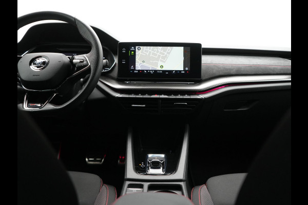 Škoda Octavia Combi 1.4 TSI RS iV Business Plug In Hybrid 245pk Dealer O.H PHEV | Adaptive Cruise | Camera | Sportstoelen Verwarmd | Apple Carplay | Navigatie | Crystal LED | Blis | Keyless | Stuur Verwarmd | Virtual | DAB |
