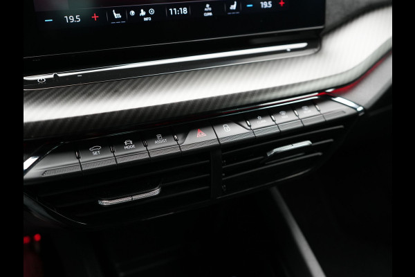 Škoda Octavia Combi 1.4 TSI RS iV Business Plug In Hybrid 245pk Dealer O.H PHEV | Adaptive Cruise | Camera | Sportstoelen Verwarmd | Apple Carplay | Navigatie | Crystal LED | Blis | Keyless | Stuur Verwarmd | Virtual | DAB |