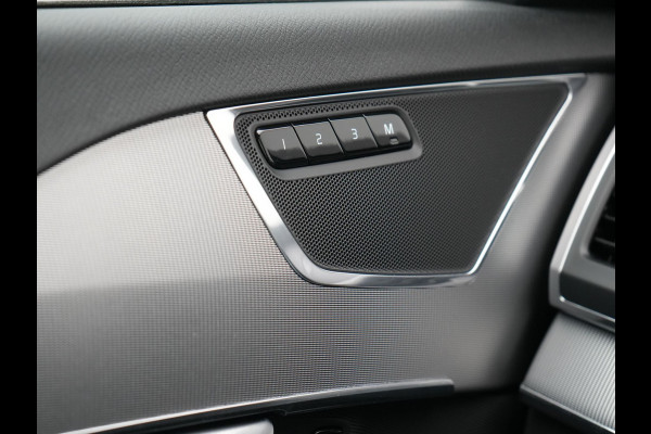 Volvo XC90 T8 Recharge AWD Core Bright Plug In Hybrid 456pk 7-Persoons Dealer O.H PHEV | Trekhaak Af Fabriek | Adaptive Cruise | Camera | Lederen Sportstoelen Memory & Verwarmd | Google Assistent | Apple Carplay | Stuur Verwarmd | Virtual | Blis | Navigatie | DAB |