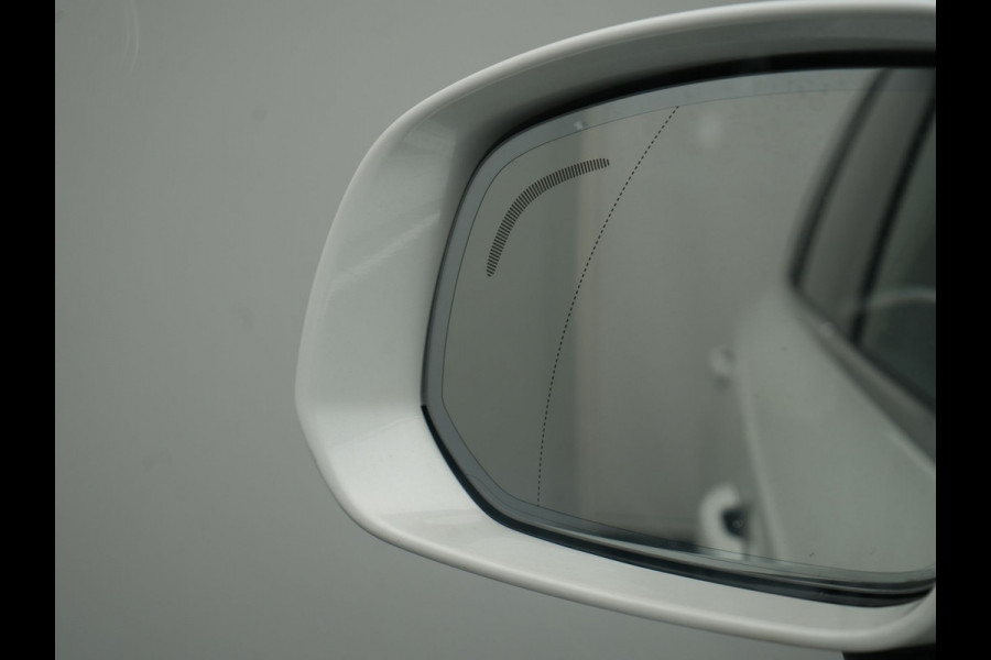 Volvo XC90 T8 Recharge AWD Core Bright Plug In Hybrid 456pk 7-Persoons Dealer O.H PHEV | Trekhaak Af Fabriek | Adaptive Cruise | Camera | Lederen Sportstoelen Memory & Verwarmd | Google Assistent | Apple Carplay | Stuur Verwarmd | Virtual | Blis | Navigatie | DAB |