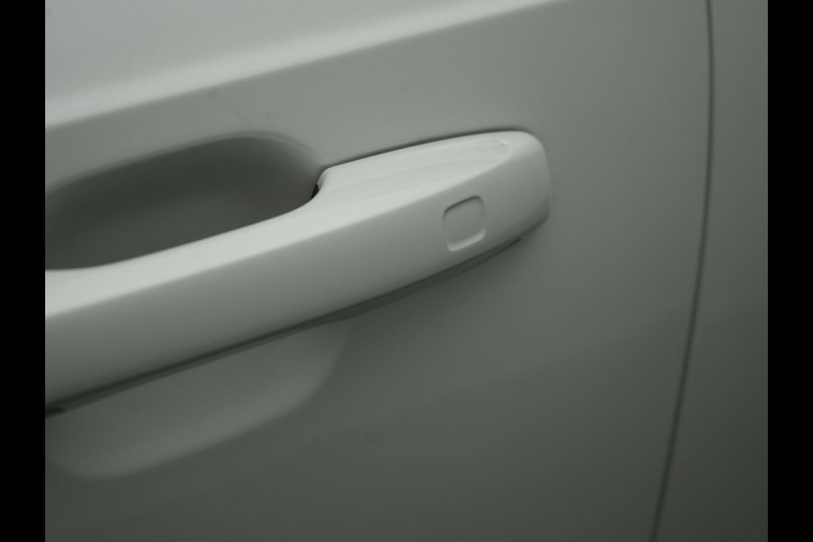 Volvo XC90 T8 Recharge AWD Core Bright Plug In Hybrid 456pk 7-Persoons Dealer O.H PHEV | Trekhaak Af Fabriek | Adaptive Cruise | Camera | Lederen Sportstoelen Memory & Verwarmd | Google Assistent | Apple Carplay | Stuur Verwarmd | Virtual | Blis | Navigatie | DAB |