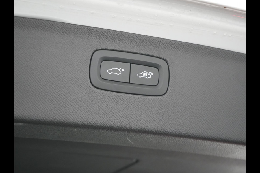 Volvo XC90 T8 Recharge AWD Core Bright Plug In Hybrid 456pk 7-Persoons Dealer O.H PHEV | Trekhaak Af Fabriek | Adaptive Cruise | Camera | Lederen Sportstoelen Memory & Verwarmd | Google Assistent | Apple Carplay | Stuur Verwarmd | Virtual | Blis | Navigatie | DAB |