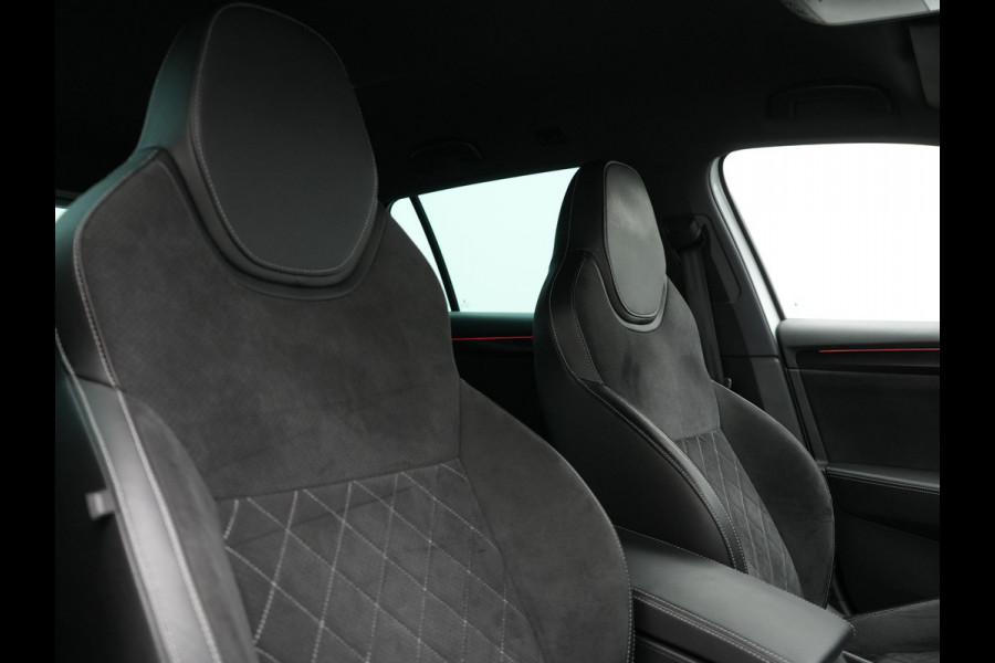 Škoda Superb Combi 1.4 TSI iV Sportline Dealer O.H PHEV | Trekhaak Af Fabriek | Adaptive Cruise | Alcantara Sportstoelen Memory & Verwarmd | Canton Audio | Apple Carplay | Stuur Verwarmd | Keyless | Sfeerverlichting |  Navigatie | DAB |