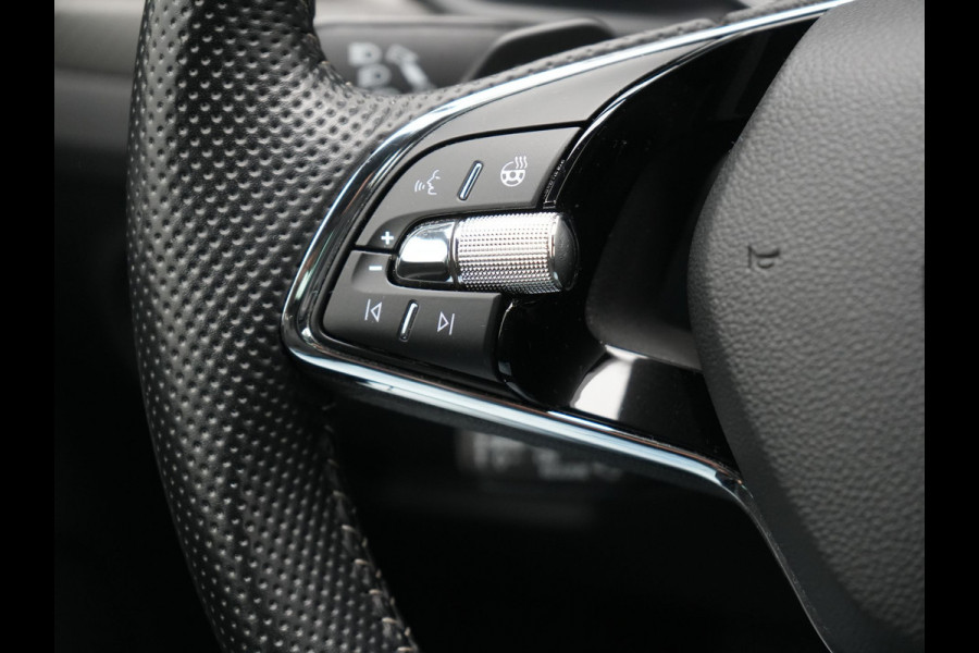 Škoda Superb Combi 1.4 TSI iV Sportline Dealer O.H PHEV | Trekhaak Af Fabriek | Adaptive Cruise | Alcantara Sportstoelen Memory & Verwarmd | Canton Audio | Apple Carplay | Stuur Verwarmd | Keyless | Sfeerverlichting |  Navigatie | DAB |
