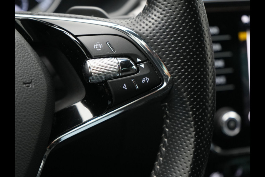 Škoda Superb Combi 1.4 TSI iV Sportline Dealer O.H PHEV | Trekhaak Af Fabriek | Adaptive Cruise | Alcantara Sportstoelen Memory & Verwarmd | Canton Audio | Apple Carplay | Stuur Verwarmd | Keyless | Sfeerverlichting |  Navigatie | DAB |