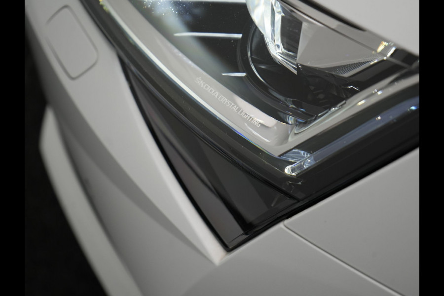 Škoda Superb Combi 1.4 TSI iV Sportline Dealer O.H PHEV | Trekhaak Af Fabriek | Adaptive Cruise | Alcantara Sportstoelen Memory & Verwarmd | Canton Audio | Apple Carplay | Stuur Verwarmd | Keyless | Sfeerverlichting |  Navigatie | DAB |