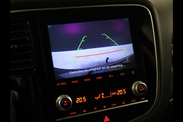 Mitsubishi Outlander 2.4 PHEV Pure+ [TREKHAAK, CAMERA, CRUISE CONTROL, BLUETOOTH TELEFOON, STOELVERWARMING, FLIPPERS, CLIMATE CONTROL, NIEUWSTAAT]