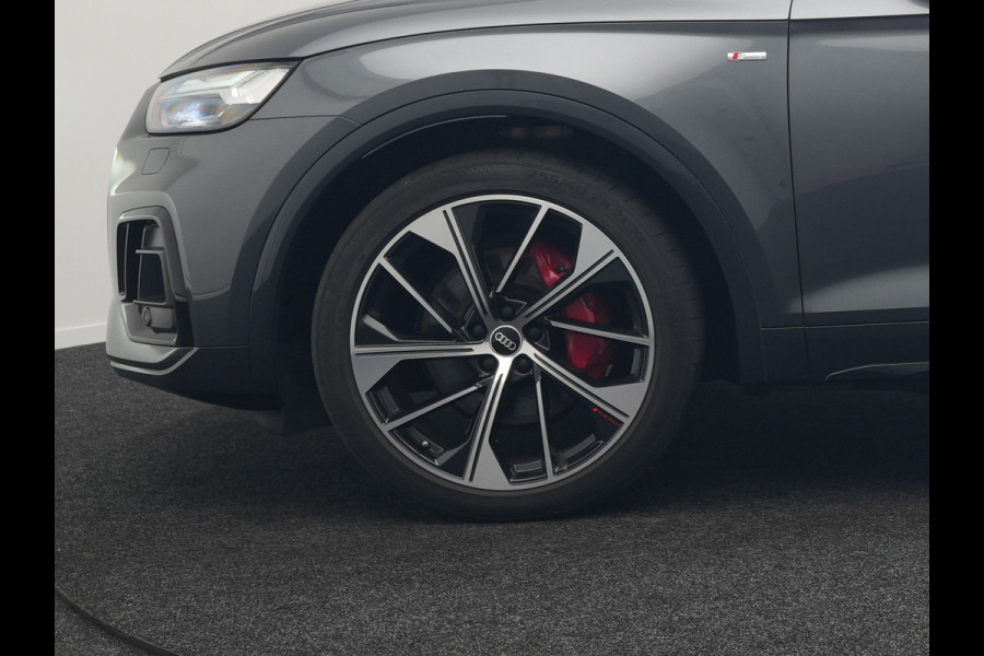 Audi Q5 Sportback 50 TFSI e S Line Plug In Hybrid 300pk Dealer O.H PHEV | Luchtvering | Matrix LED | 21"Audi Sport L.M | Sfeerverlichting | Lederen Sportstoelen Verwarmd | Cruise Control | Navigatie | Virtual | DAB |