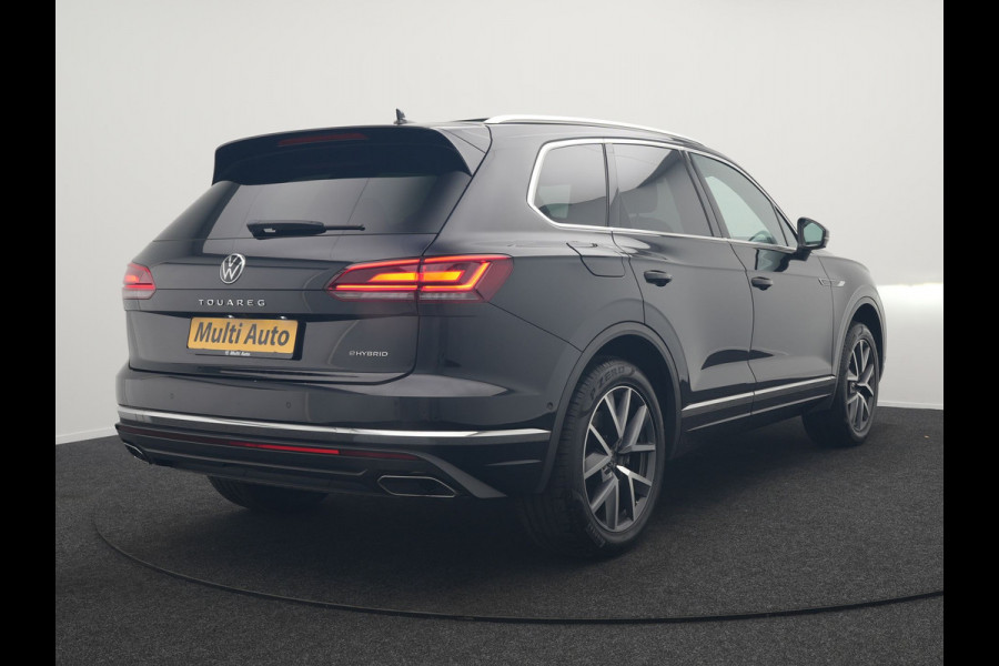 Volkswagen Touareg 3.0 TSi eHybrid 4MOTION Plug In Hybrid 381pk Dealer O.H PHEV | Trekhaak Af Fabriek | Lederen Sportstoelen Massage & Memory | Panodak | Adaptive Cruise | Stoelventilatie | Stoelen & Stuur Verwarmd | Blis | Keyless | Apple Carplay | Navigatie | DAB