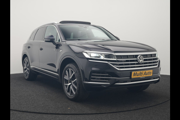 Volkswagen Touareg 3.0 TSi eHybrid 4MOTION Plug In Hybrid 381pk Dealer O.H PHEV | Trekhaak Af Fabriek | Lederen Sportstoelen Massage & Memory | Panodak | Adaptive Cruise | Stoelventilatie | Stoelen & Stuur Verwarmd | Blis | Keyless | Apple Carplay | Navigatie | DAB