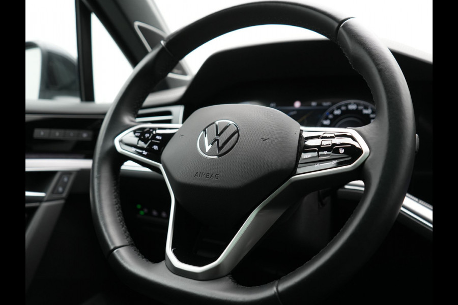 Volkswagen Touareg 3.0 TSi eHybrid 4MOTION Plug In Hybrid 381pk Dealer O.H PHEV | Trekhaak Af Fabriek | Lederen Sportstoelen Massage & Memory | Panodak | Adaptive Cruise | Stoelventilatie | Stoelen & Stuur Verwarmd | Blis | Keyless | Apple Carplay | Navigatie | DAB
