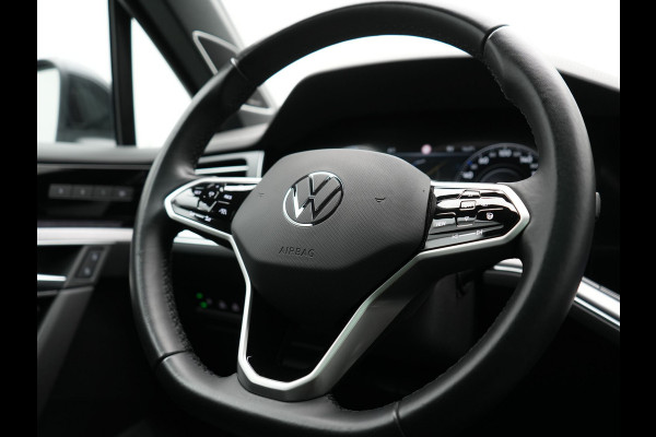 Volkswagen Touareg 3.0 TSi eHybrid 4MOTION Plug In Hybrid 381pk Dealer O.H PHEV | Trekhaak Af Fabriek | Lederen Sportstoelen Massage & Memory | Panodak | Adaptive Cruise | Stoelventilatie | Stoelen & Stuur Verwarmd | Blis | Keyless | Apple Carplay | Navigatie | DAB