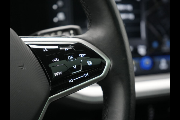 Volkswagen Touareg 3.0 TSi eHybrid 4MOTION Plug In Hybrid 381pk Dealer O.H PHEV | Trekhaak Af Fabriek | Lederen Sportstoelen Massage & Memory | Panodak | Adaptive Cruise | Stoelventilatie | Stoelen & Stuur Verwarmd | Blis | Keyless | Apple Carplay | Navigatie | DAB