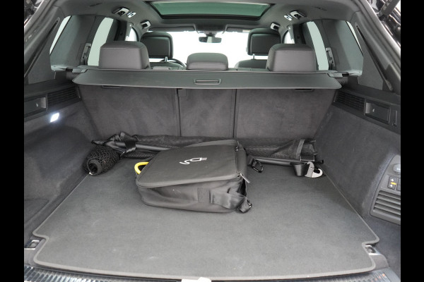 Volkswagen Touareg 3.0 TSi eHybrid 4MOTION Plug In Hybrid 381pk Dealer O.H PHEV | Trekhaak Af Fabriek | Lederen Sportstoelen Massage & Memory | Panodak | Adaptive Cruise | Stoelventilatie | Stoelen & Stuur Verwarmd | Blis | Keyless | Apple Carplay | Navigatie | DAB
