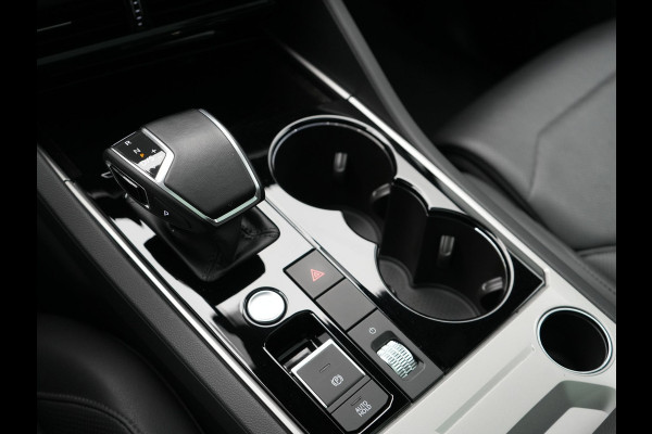 Volkswagen Touareg 3.0 TSi eHybrid 4MOTION Plug In Hybrid 381pk Dealer O.H PHEV | Trekhaak Af Fabriek | Lederen Sportstoelen Massage & Memory | Panodak | Adaptive Cruise | Stoelventilatie | Stoelen & Stuur Verwarmd | Blis | Keyless | Apple Carplay | Navigatie | DAB