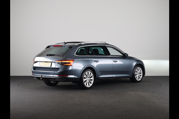 Škoda Superb Combi 1.5 TSI ACT Business Edition 150pk | Panoramadak | Navigatie | Trekhaak | Adaptieve cruise controle | Elektrisch verstelbare voorstoel
