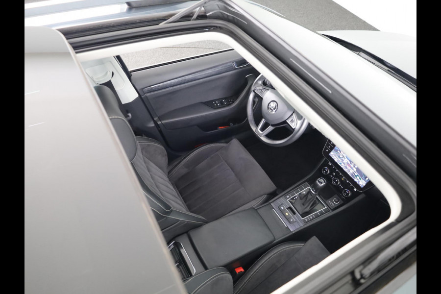 Škoda Superb Combi 1.5 TSI ACT Business Edition 150pk | Panoramadak | Navigatie | Trekhaak | Adaptieve cruise controle | Elektrisch verstelbare voorstoel