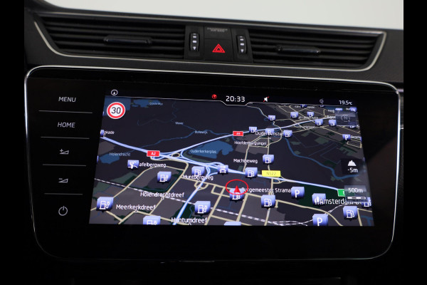 Škoda Superb Combi 1.5 TSI ACT Business Edition 150pk | Panoramadak | Navigatie | Trekhaak | Adaptieve cruise controle | Elektrisch verstelbare voorstoel