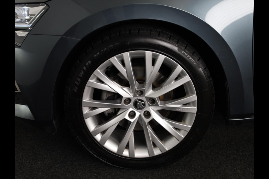 Škoda Superb Combi 1.5 TSI ACT Business Edition 150pk | Panoramadak | Navigatie | Trekhaak | Adaptieve cruise controle | Elektrisch verstelbare voorstoel