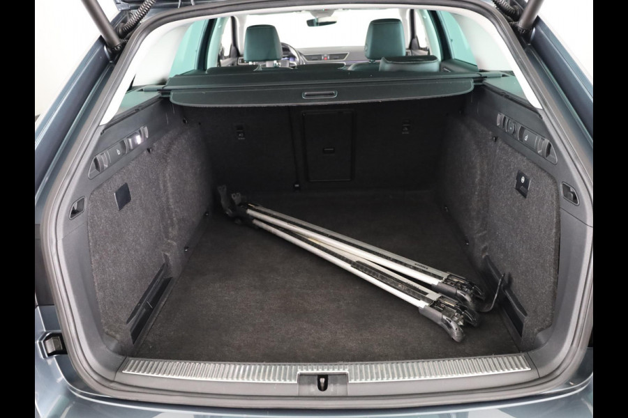 Škoda Superb Combi 1.5 TSI ACT Business Edition 150pk | Panoramadak | Navigatie | Trekhaak | Adaptieve cruise controle | Elektrisch verstelbare voorstoel