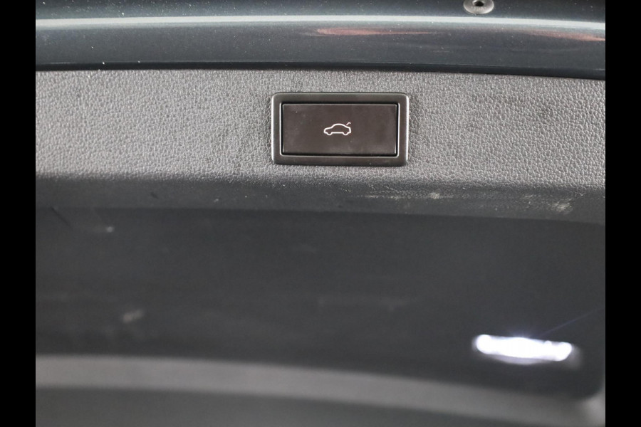 Škoda Superb Combi 1.5 TSI ACT Business Edition 150pk | Panoramadak | Navigatie | Trekhaak | Adaptieve cruise controle | Elektrisch verstelbare voorstoel