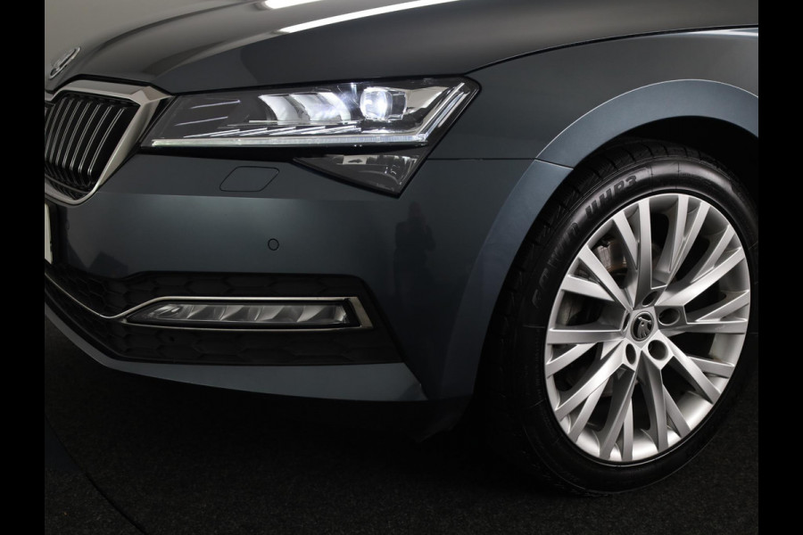 Škoda Superb Combi 1.5 TSI ACT Business Edition 150pk | Panoramadak | Navigatie | Trekhaak | Adaptieve cruise controle | Elektrisch verstelbare voorstoel