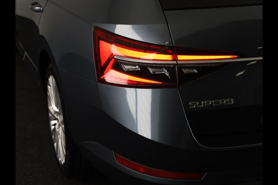Škoda Superb Combi 1.5 TSI ACT Business Edition 150pk | Panoramadak | Navigatie | Trekhaak | Adaptieve cruise controle | Elektrisch verstelbare voorstoel