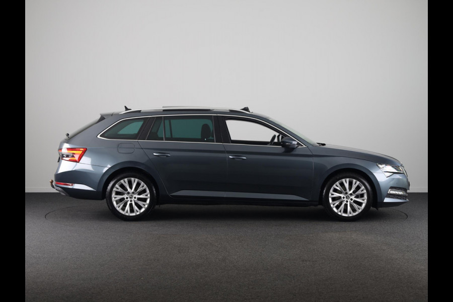 Škoda Superb Combi 1.5 TSI ACT Business Edition 150pk | Panoramadak | Navigatie | Trekhaak | Adaptieve cruise controle | Elektrisch verstelbare voorstoel