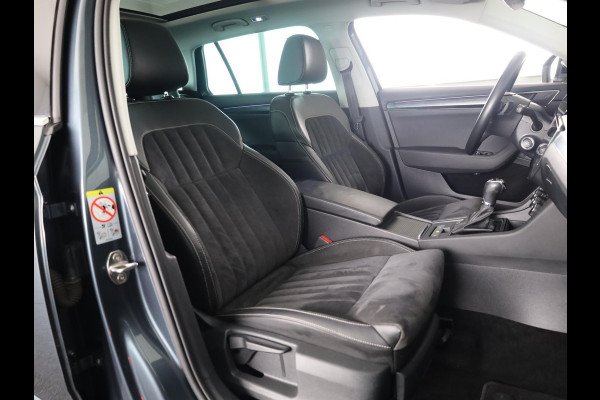 Škoda Superb Combi 1.5 TSI ACT Business Edition 150pk | Panoramadak | Navigatie | Trekhaak | Adaptieve cruise controle | Elektrisch verstelbare voorstoel