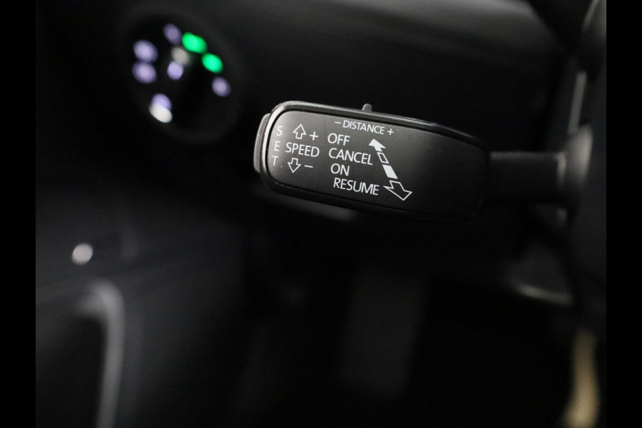 Škoda Superb Combi 1.5 TSI ACT Business Edition 150pk | Panoramadak | Navigatie | Trekhaak | Adaptieve cruise controle | Elektrisch verstelbare voorstoel