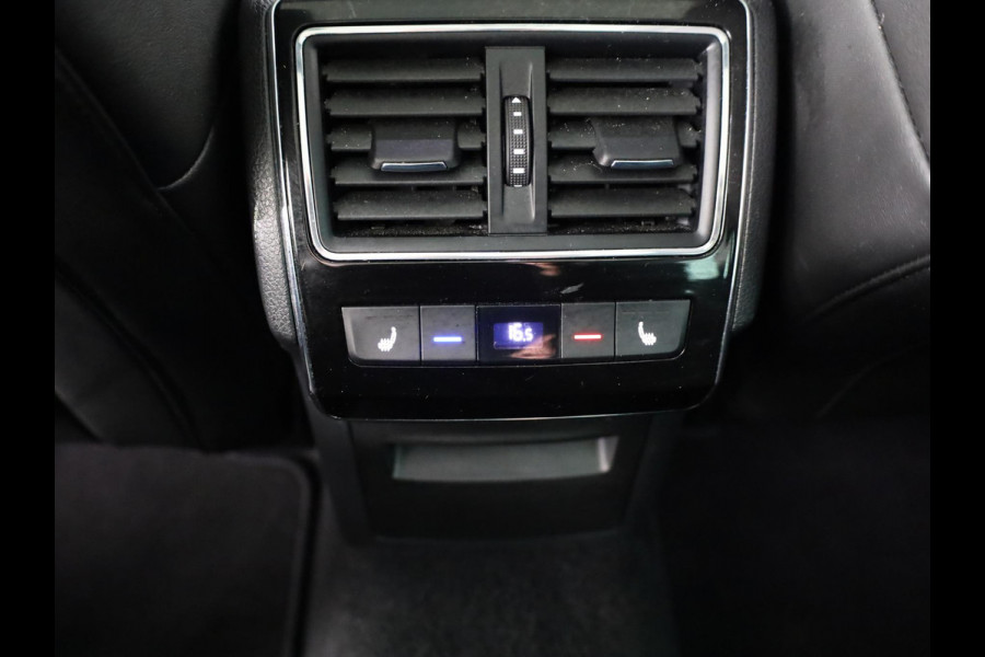 Škoda Superb Combi 1.5 TSI ACT Business Edition 150pk | Panoramadak | Navigatie | Trekhaak | Adaptieve cruise controle | Elektrisch verstelbare voorstoel