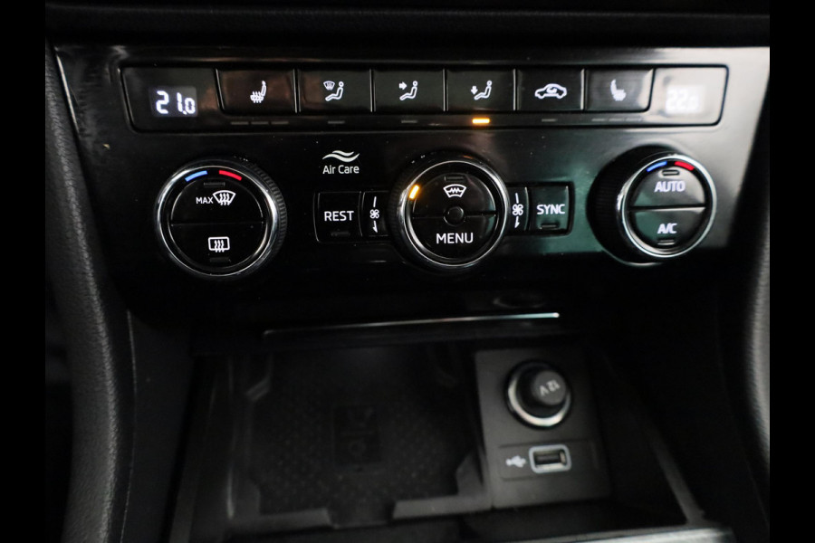 Škoda Superb Combi 1.5 TSI ACT Business Edition 150pk | Panoramadak | Navigatie | Trekhaak | Adaptieve cruise controle | Elektrisch verstelbare voorstoel