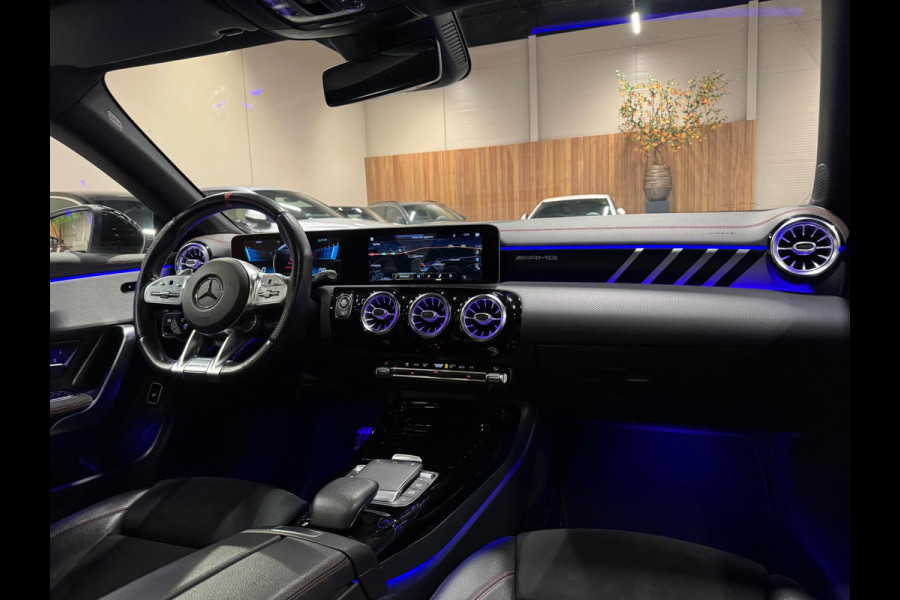 Mercedes-Benz CLA-Klasse 35 AMG 4MATIC Premium Plus, Pano, Night, Matrix Led, Ambiënte Light, Widescreen, Cam, PDC, Dealer Onderhouden