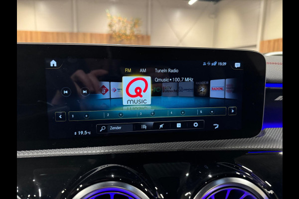 Mercedes-Benz CLA-Klasse 35 AMG 4MATIC Premium Plus, Pano, Night, Matrix Led, Ambiënte Light, Widescreen, Cam, PDC, Dealer Onderhouden