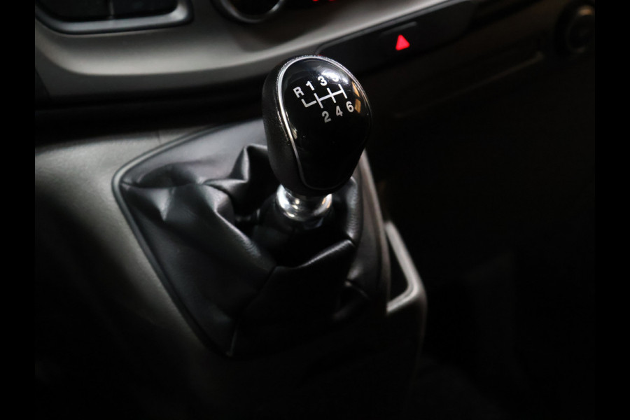 Ford Transit Custom 300 2.0 TDCI L2H1 Trend DC [5-ZITS, TREKHAAK, CAMERA, APPLE CARPLAY, ANDROID AUTO, CRUISE CONTROL, STOELVERWARMING, AIRCONDITIONING, NAVIGATIE, NIEUWSTAAT]